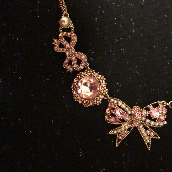 Vintage Betsey Johnson Pink Pearl Necklace - Picture 5 of 6